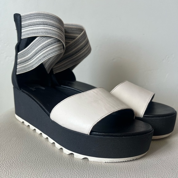 Sorel Cameron Black Leather Flatform Ankle Strap Wedge Sandal Size 9.5 - Picture 3 of 11